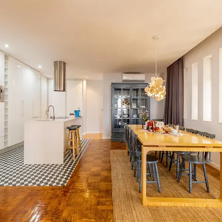 Feel Lbv Townhouse Apartman